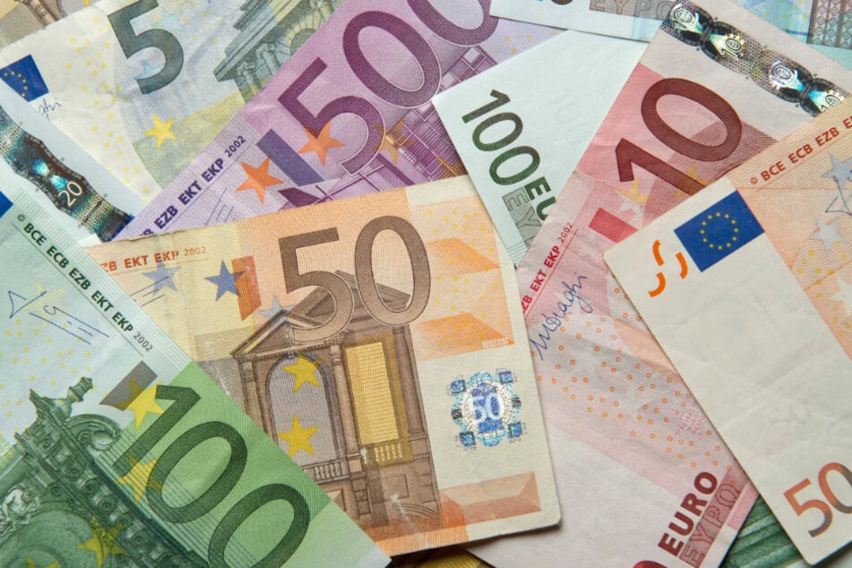 Steuerhinterziehung im großen Stil: Wurden Millionen Euro aus NRW ins Ausland überwiesen?
