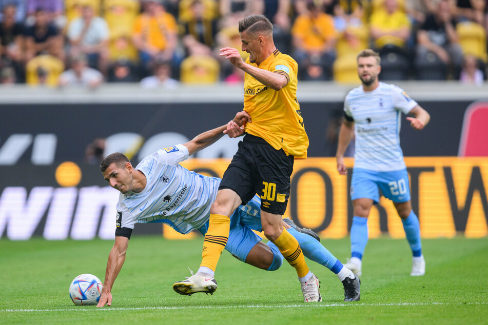 Semi Belkahia (23, l.) stand für den TSV 1860 München gegen Dynamo Dresden am 1. Spieltag der 3. Liga in der Startelf.