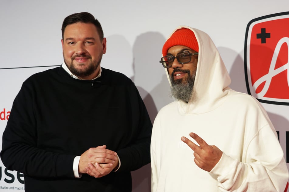 "Channel Aid"-Gründer Fabian Narkus zusammen mit Samy Deluxe (47) an Tag Zwei.