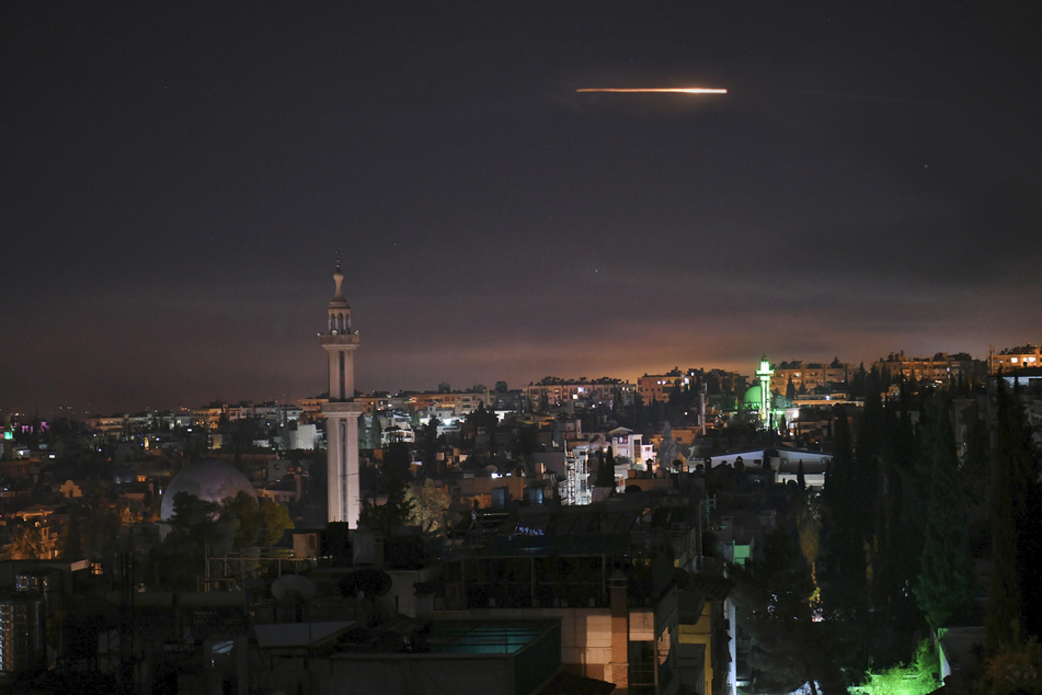 Die syrische Luftabwehr reagierte auf ausländische Raketenangriffe über der Hauptstadt Damaskus. (Archivbild)