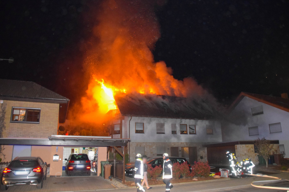 Das Haus ist nach dem verheerenden Brand unbewohnbar.