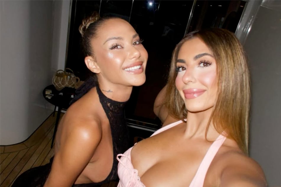 Sahara Ray (l.) ist im Alter von 34 Jahren verstorben. Das Foto zeigt sie zusammen mit Freundin Hindreen Touti.