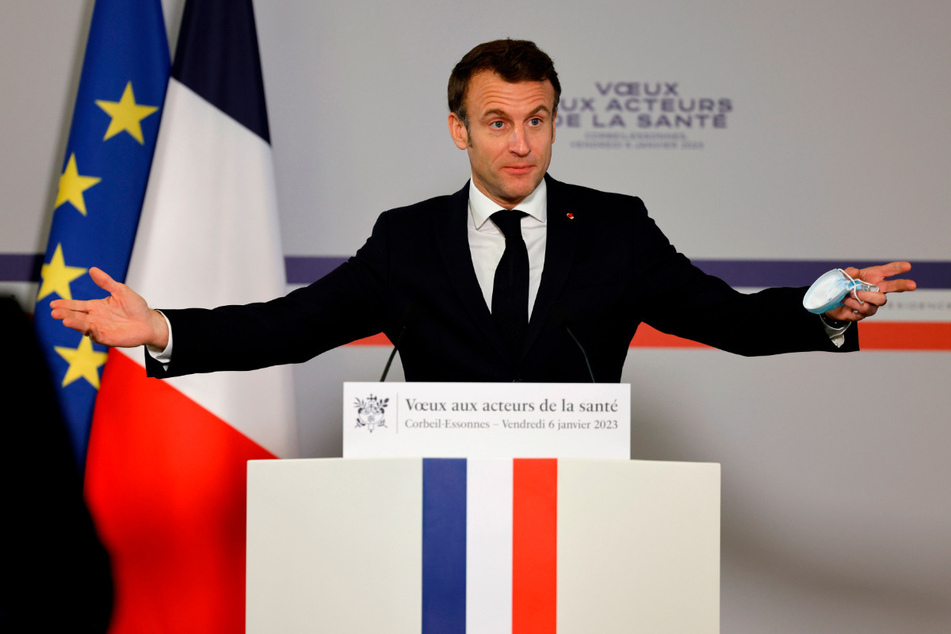 Frankreichs Präsident Emmanuel Macron (45) will die umstrittene Rentenreform trotz der Massenproteste durchsetzen.