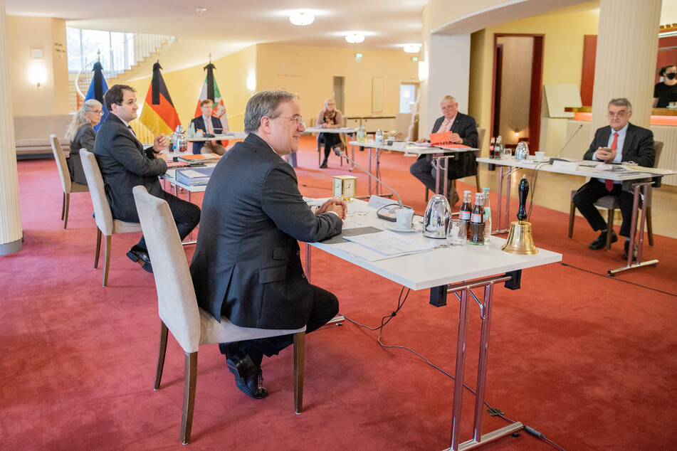 Das NRW-Kabinett bei einer Sitzung am 29. September 2020.