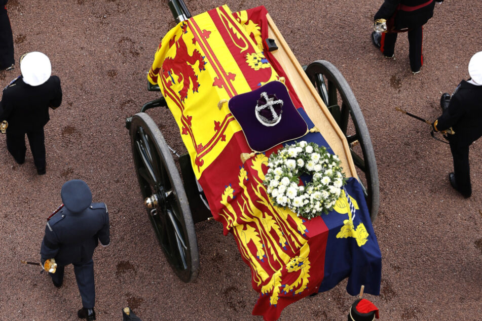 Am kommenden Montag sind mehrere Trauerzüge mit dem Sarg der verstorbenen Queen Elizabeth II. geplant.