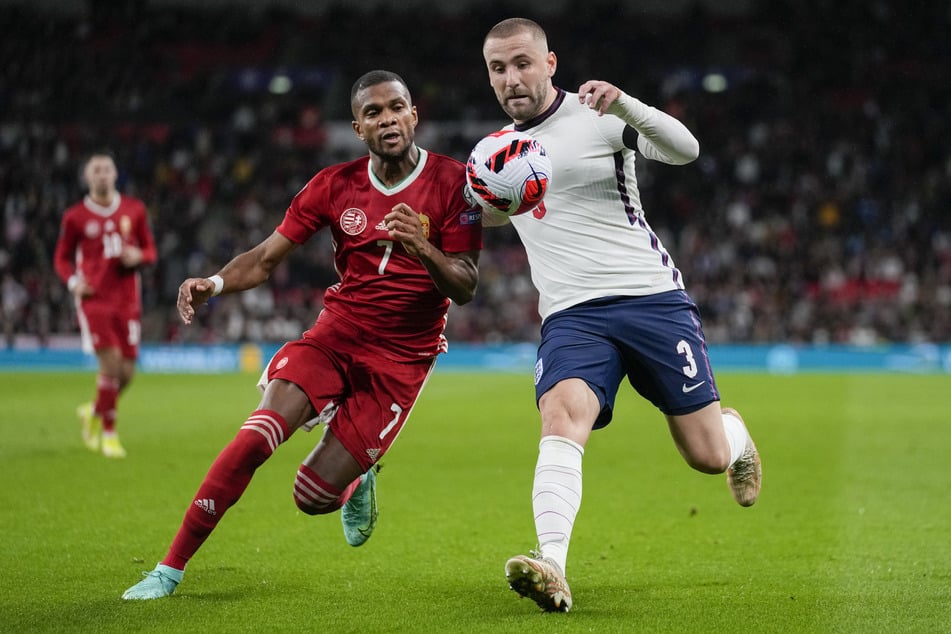 Nach den Ausschreitungen auf den Tribünen ging es auf dem Platz wieder ums Sportliche. Am Ende trennten sich England und Ungarn mit einem 1:1.
