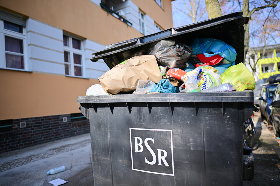 Zum ersten Mal fällt für die Stadt Köln eine CO₂-Abgabe auf Müllverbrennung an. Die sorgt für ordentlich höhere Kosten. (Symbolbild)