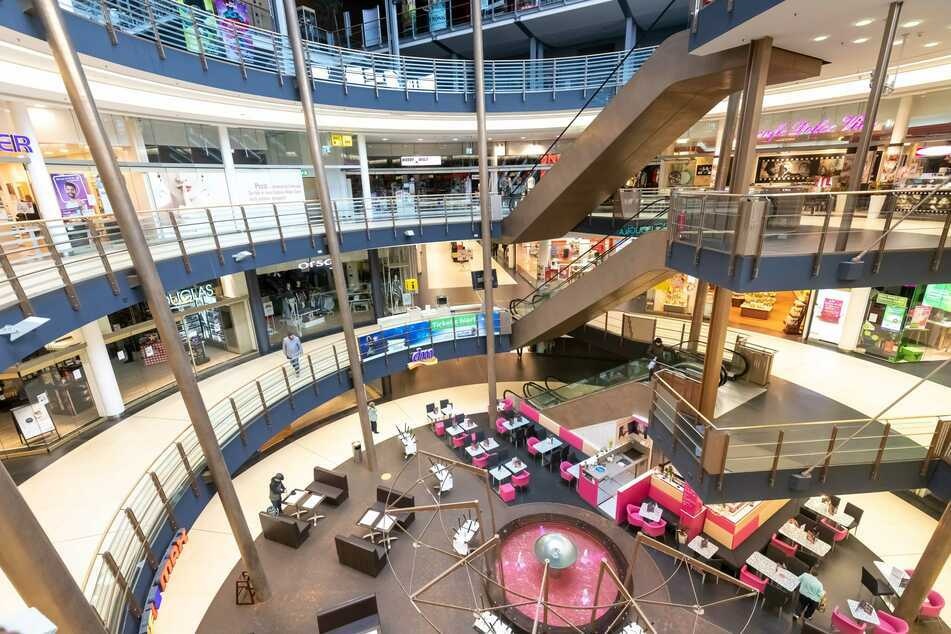 Nichts los im Einkaufszentrum "Galerie Roter Turm" in Chemnitz! Durch den aktuellen Knallhart-Lockdown sind aktuell fast alle Geschäfte dicht.