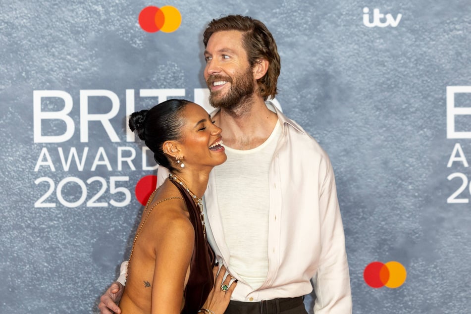Neben den Tieren kümmern sich Calvin Harris (41) und seine Frau Vick Hope (35) jetzt auch um ihren Neugeborenen.