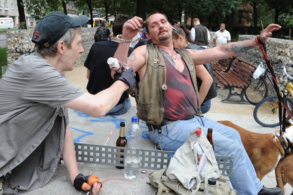 Der Leopoldplatz ist bei Alkoholikern und anderen Suchtkranken beliebter Treffpunkt.