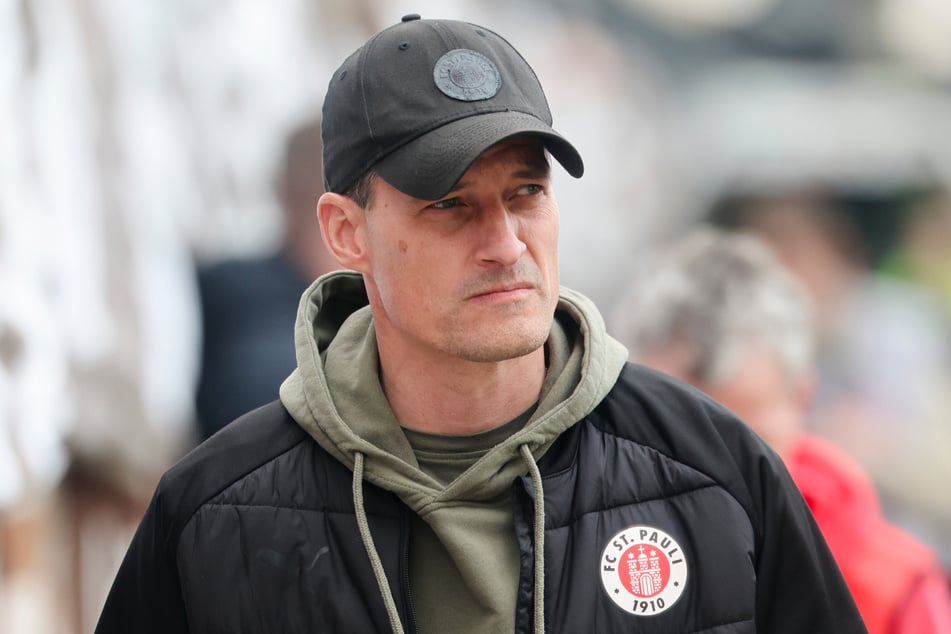 St. Paulis Trainer Alexander Blessin (52) hat die 0:4-Packung aus dem Hinspiel nicht vergessen.