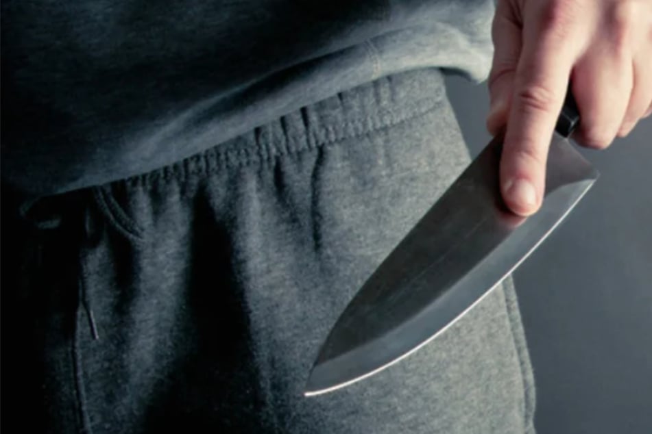 Betrunkener 15-Jähriger zückt Messer und bedroht mehrere Jugendliche