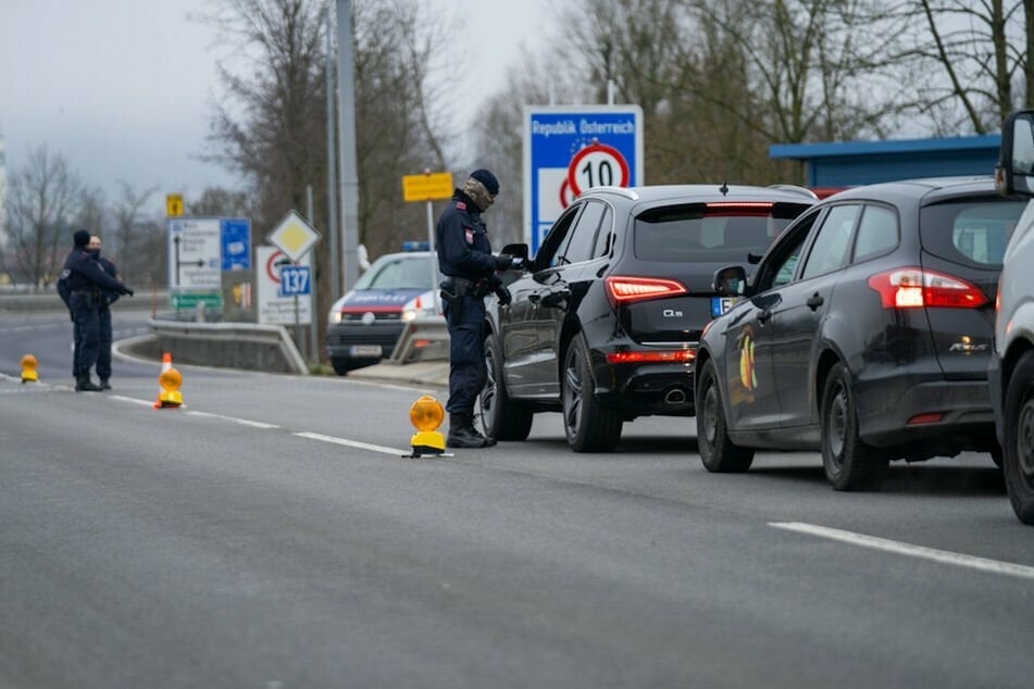 In Tirol sind rund 1200 Polizisten und Soldaten für die Ausreisekontrollen eingesetzt. (Archiv)