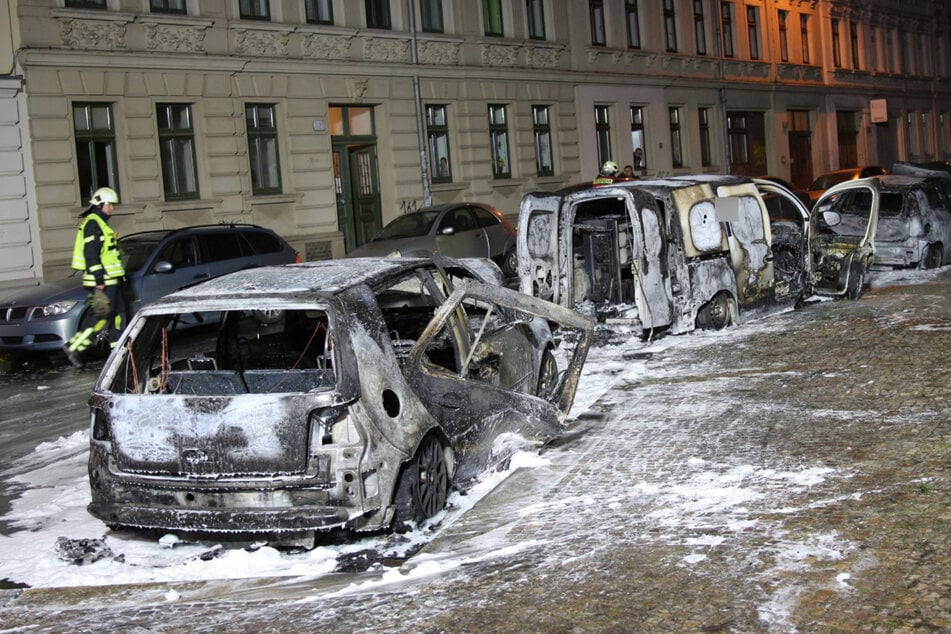 Gleich fünf Autos wurden in Mitleidenschaft gezogen, drei davon mit Totalschaden.