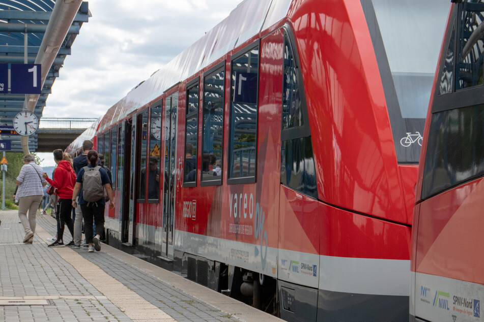 Die Vorfälle hatten sich am Bahnhof in Köln-Nippes zugetragen. (Symbolbild)