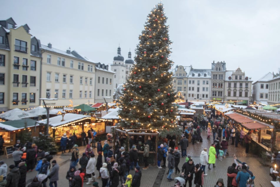 Auch auf Plauener Weihnachtsmarkt: Polizei weist Duo zahlreiche Einbrüche nach