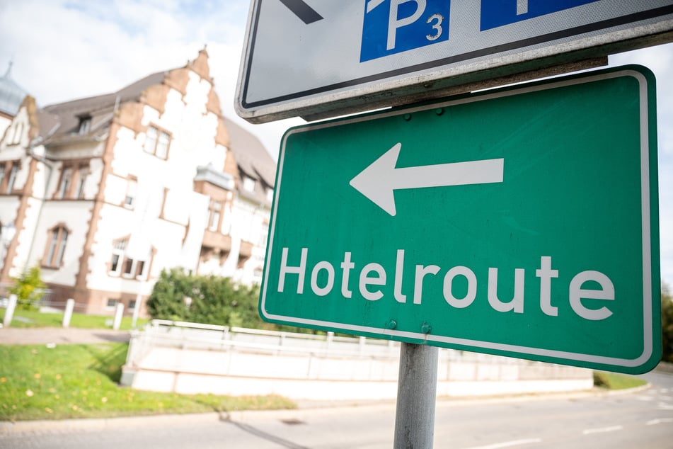 Auch innerhalb Deutschlands müssen Reisende nun immer mehr aufpassen, wegen des Beherbergungsverbots kann man nicht in jedem Hotel unterkommen.