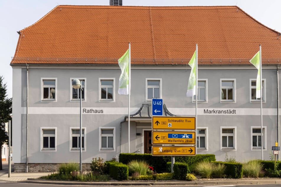 Leipzig: Einbruch ins Rathaus: Täter erbeuten mehrere tausend Euro und Dienstsiegel