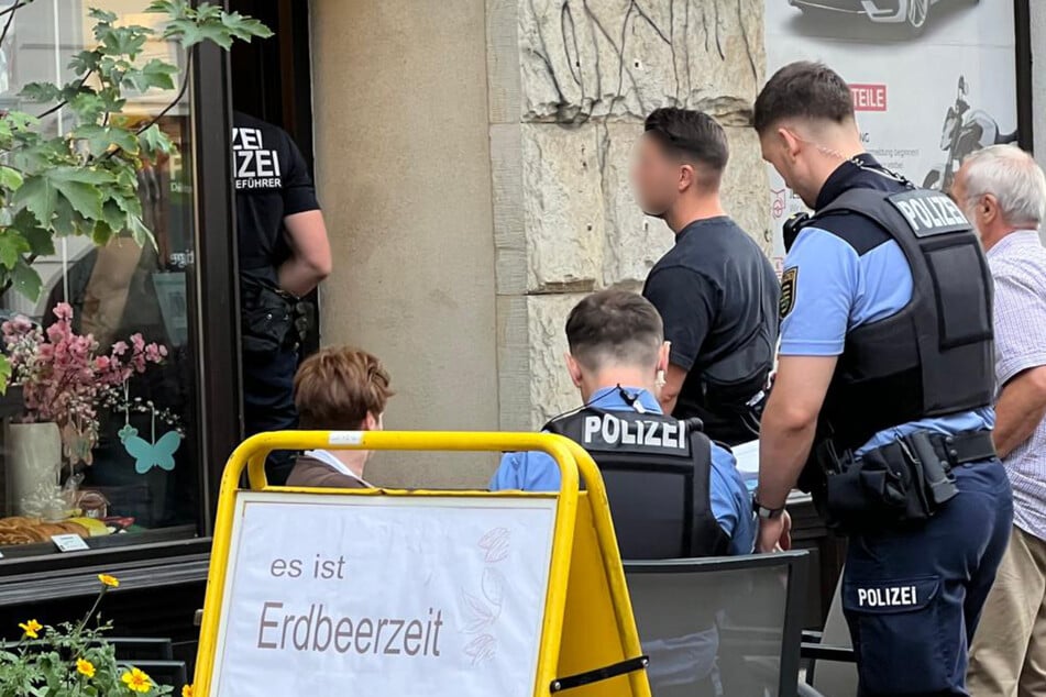 Leipzig: Großeinsatz im Leipziger Norden: Bäckerei kurz vor Feierabend überfallen