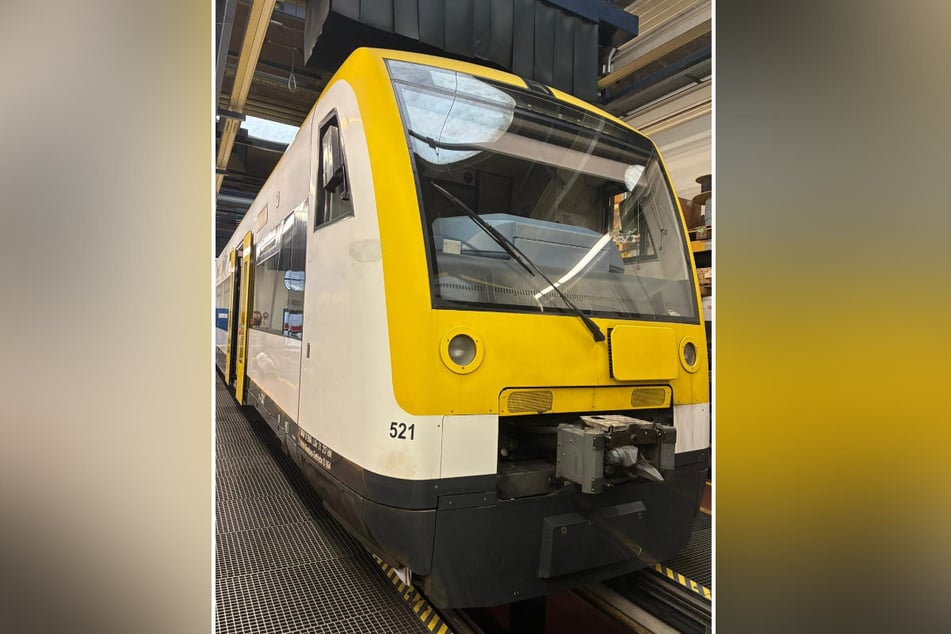 Die beiden neuen Züge werden am Mittwoch erstmals auf der Bahnstrecke RB92 zwischen Glauchau und Stollberg eingesetzt.