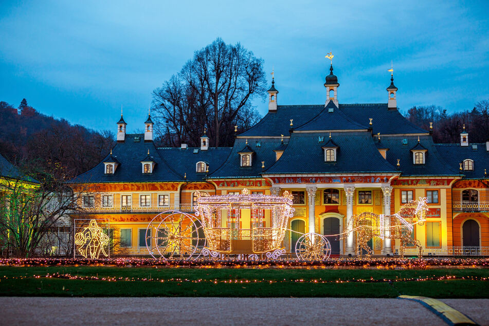 25 Licht-Bildnisse werden in dem Schlosspark platziert.