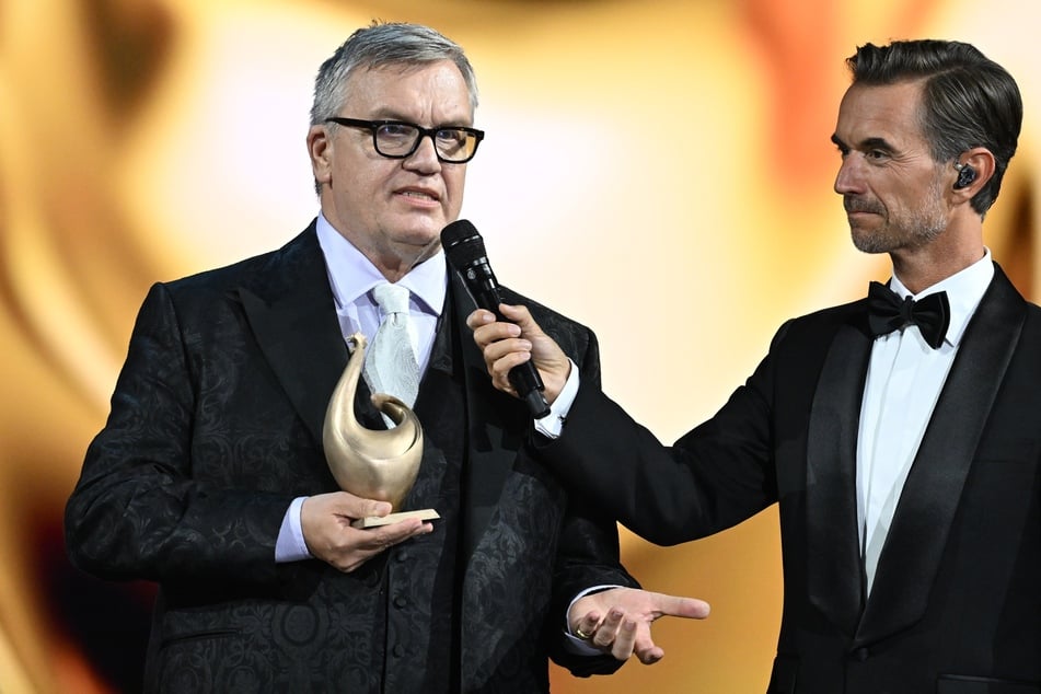 Entertainer Hape Kerkeling (61) appellierte in seiner Dankesrede bei der "Goldenen Henne" an die Wähler in Sachsen-Anhalt.