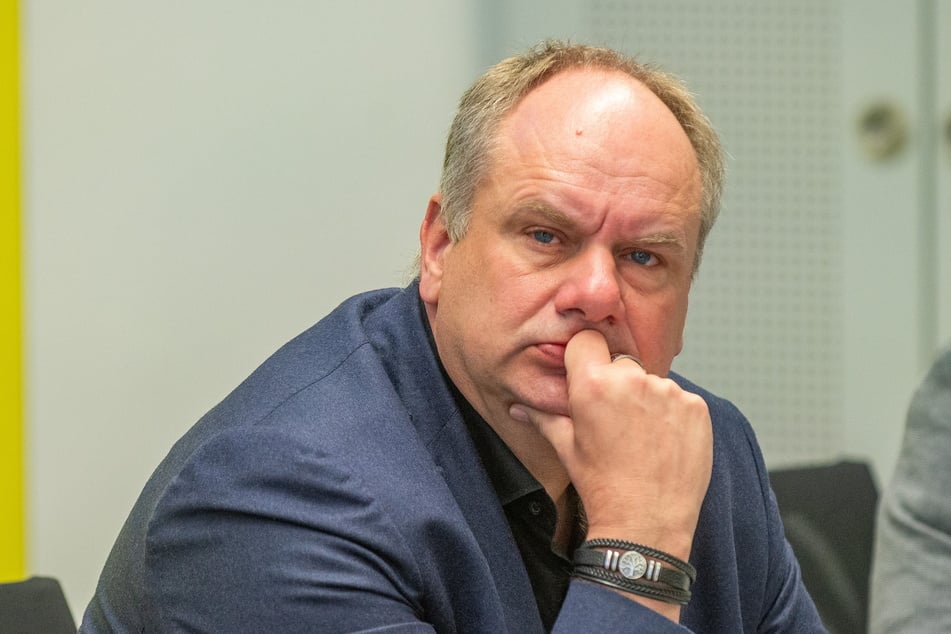 OB Dirk Hilbert (53, FDP).