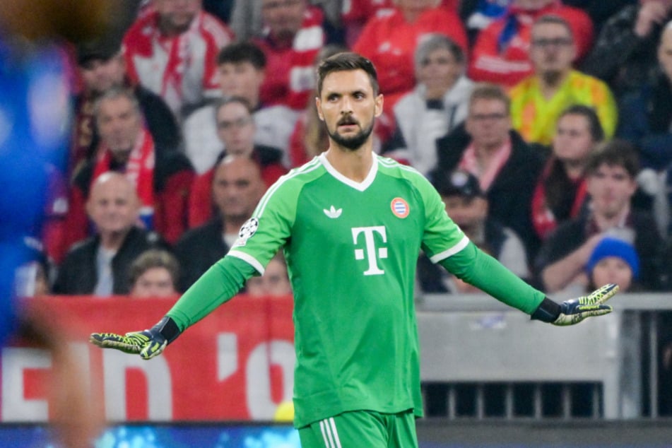 Sven Ulreich (36) ist in einem Video mit seiner derben Wortwahl gegenüber dem Bayer-Sportchef Simon Rolfes aufgefallen.