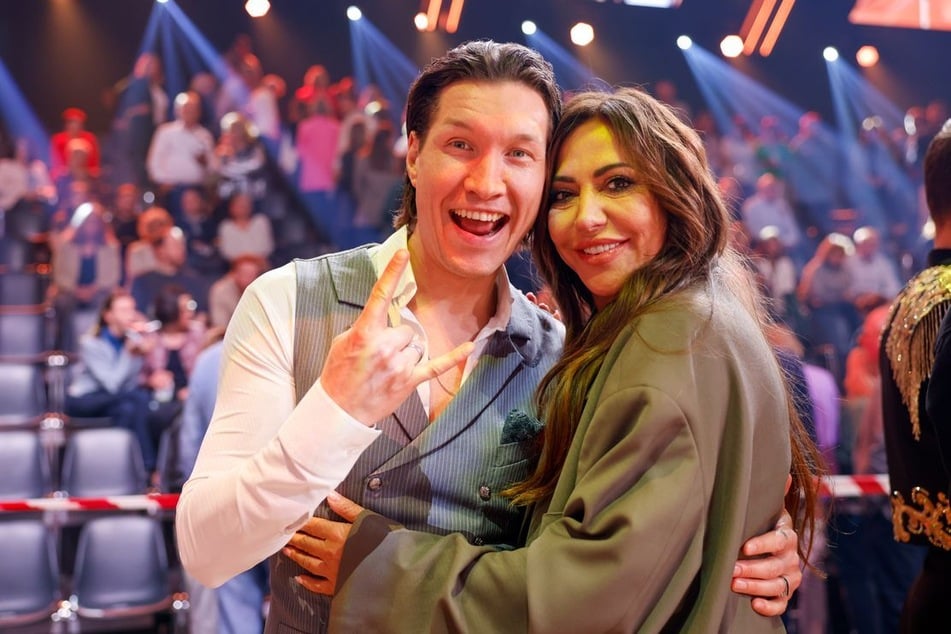 Bedauerlicherweise musste das Tanzpaar nach der siebten Show aufgrund einer Verletzung der Schauspielerin aufgeben.