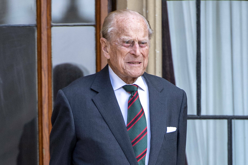 Prince Philip (99) underwent successful heart surgery and was transferred back to King Edward VII's Hospital.