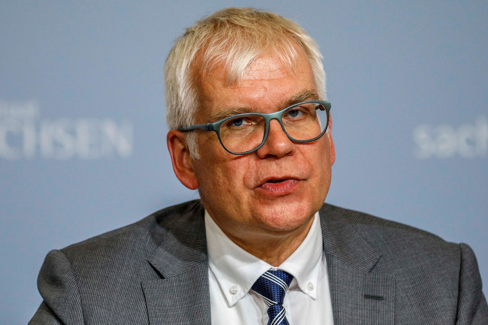 Finanzminister Hartmut Vorjohann (60, CDU).