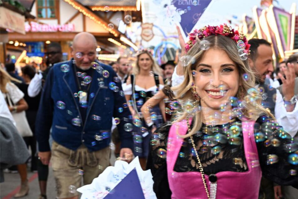 Cathy Hummels: Wiesn-Lizenz wegen Cathy Hummels: Das gilt jetzt für Influencer auf dem Oktoberfest