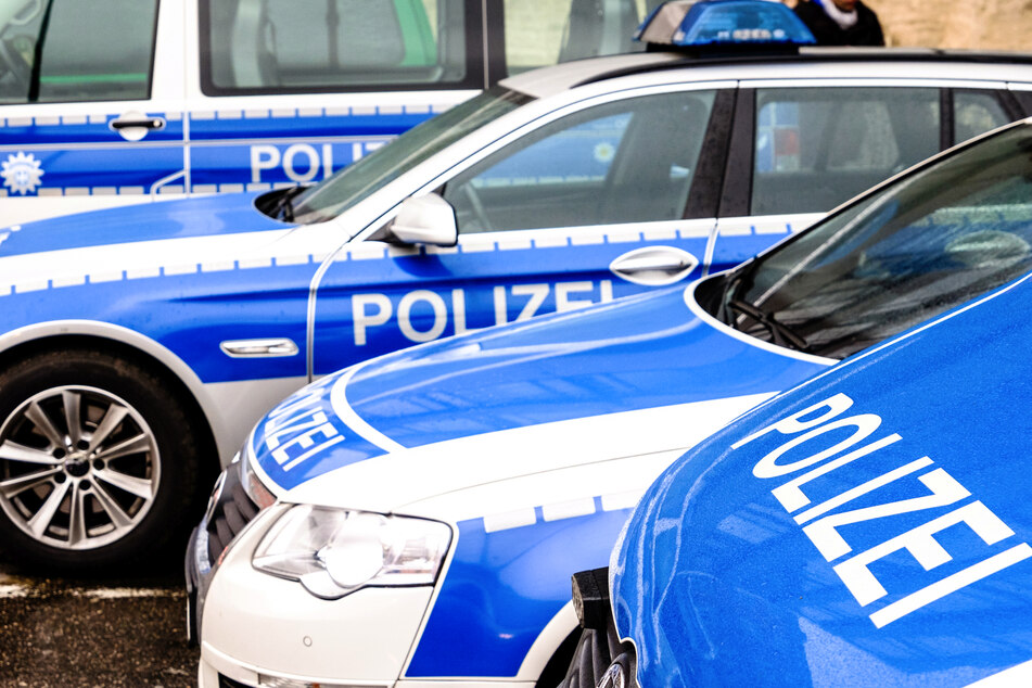 Die Polizisten wurden auf einen VW Passat auf der Lugaer Straße aufmerksam. (Symbolbild)