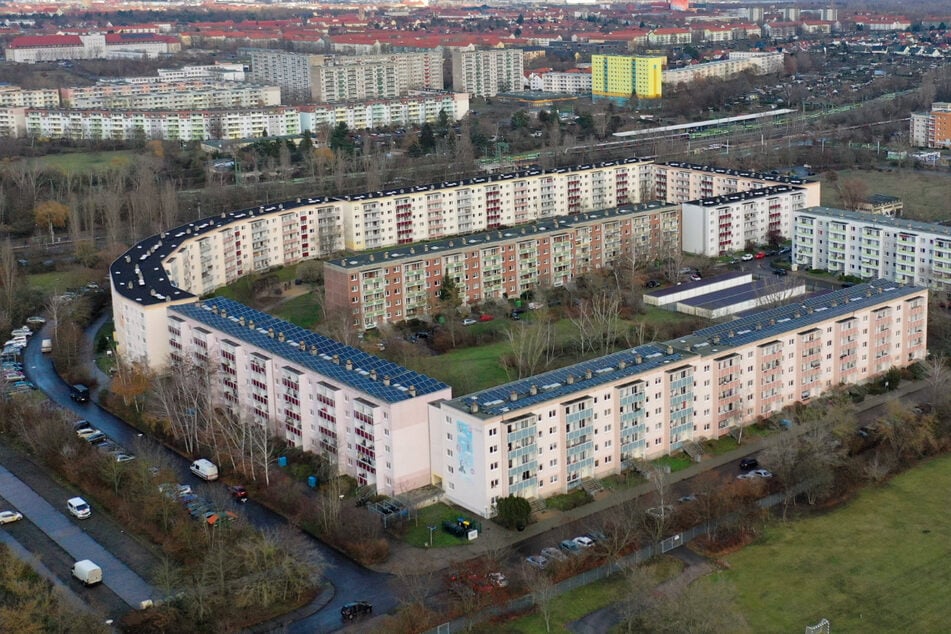 Alle in einer Straße: Mehrere Brände halten Feuerwehr auf Trab
