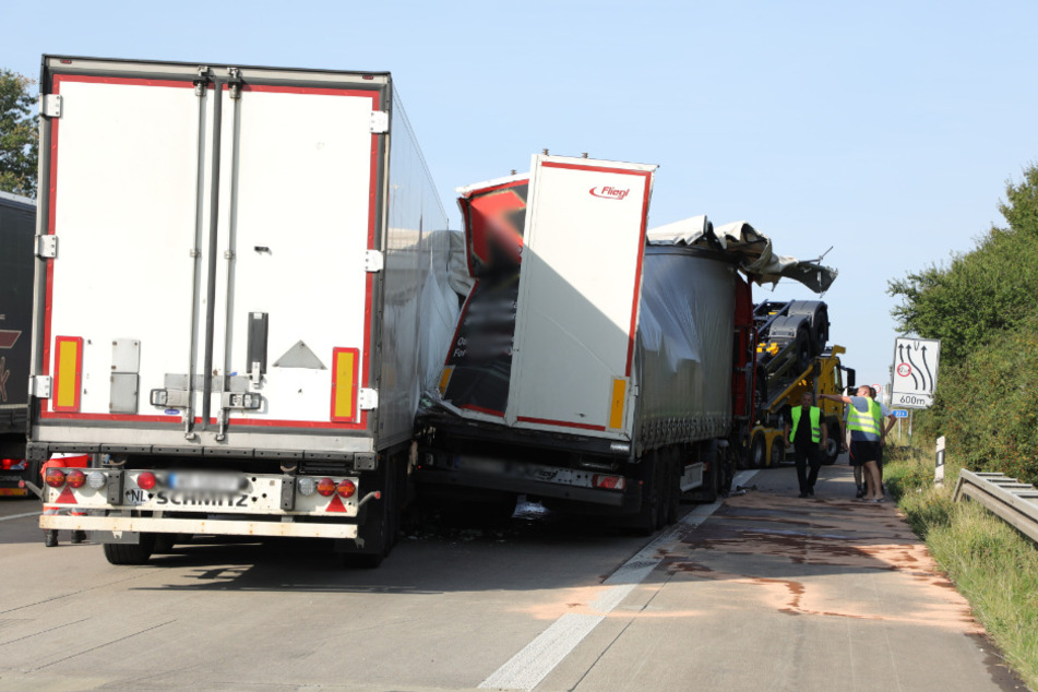 Die Fahrbahn in Richtung Chemnitz war zeitweise voll gesperrt.