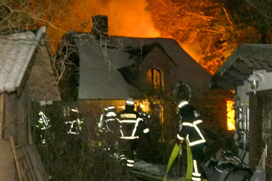 Ein Reetdachhaus in Kudensee ist in der Nacht zu Mittwoch in Brand geraten.