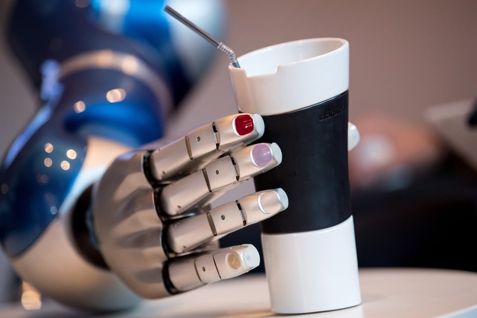In Asien setzt man im Gesundheitswesen und der Pflege auf Digitalisierung und Roboter.