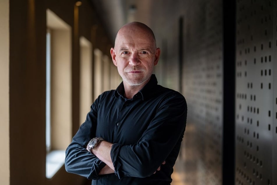Synchronsprecher Dietmar Wunder (60) verleiht nicht nur John Sinclair seine Stimme, sondern unter anderem auch James Bond Daniel Craig.