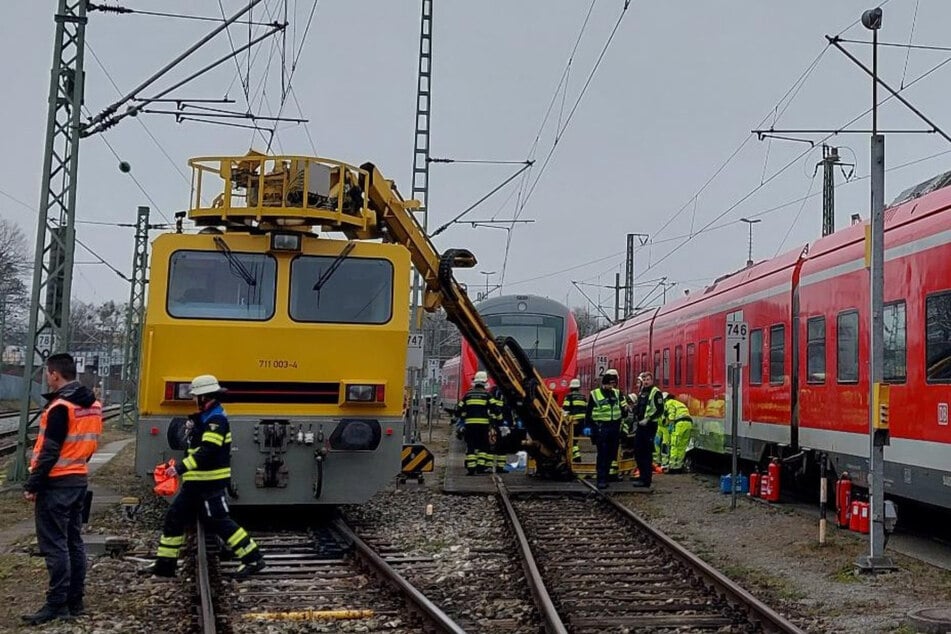 Rettungskräfte im Einsatz nach dem Stromunfall in München.