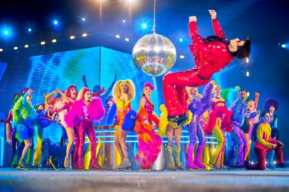 Zur Premiere von CINEMA OF DREAMS kommt HOLIDAY ON ICE mit zehn Vorstellungen in die Messehalle Dresden.