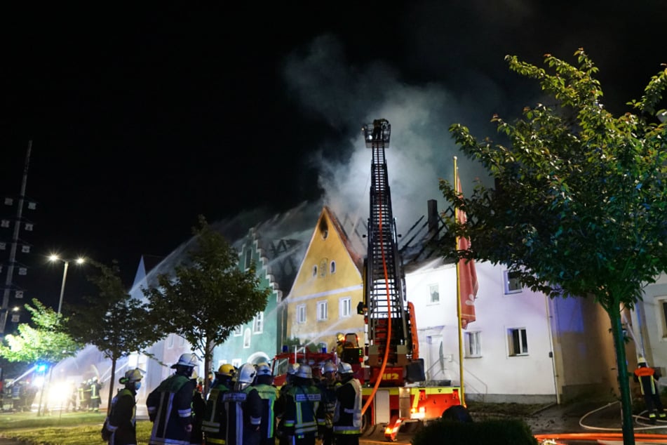 Die Feuerwehr war mit einem Großaufgebot im Einsatz.