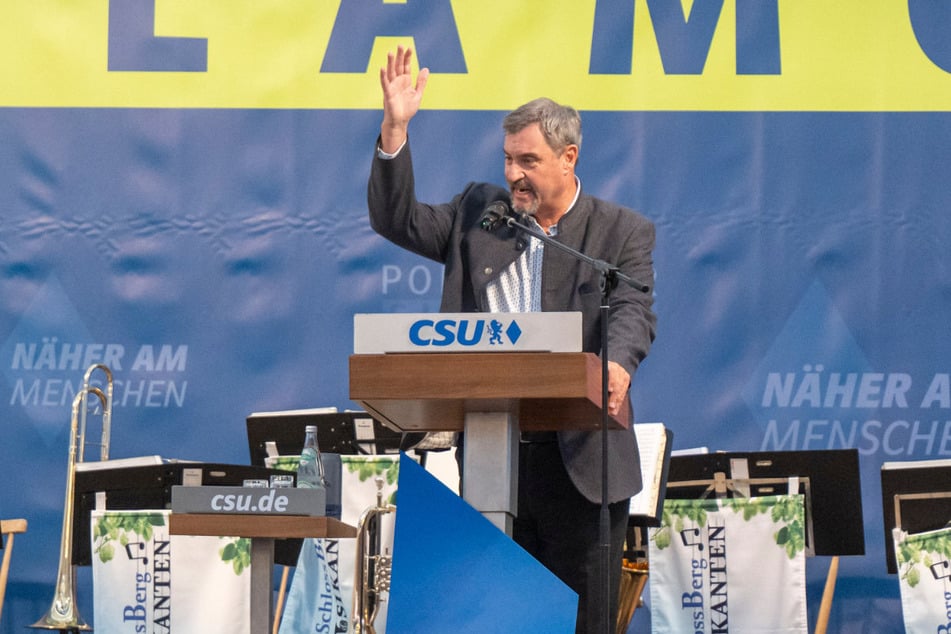 Bayerns Ministerpräsident Markus Söder (59, CSU) tritt jedes Jahr auf dem Gillamoos auf – und hat in diesem Jahr auch einen Co-Redner mit dabei.