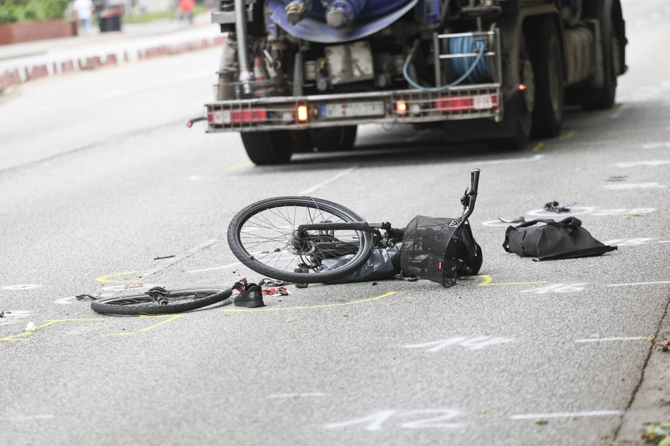 Die Radfahrerin kam mit schweren Verletzungen ins Krankenhaus. (Symbolbild)