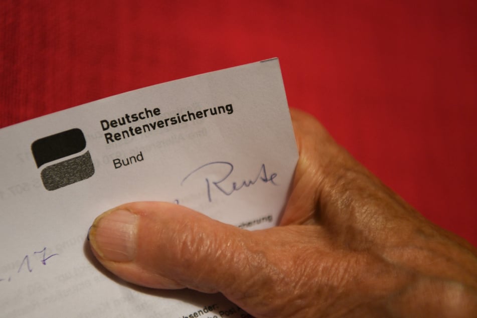 2024 wurden rund 403 Milliarden Euro an Renten ausgezahlt. (Symbolbild)