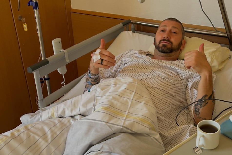 "Plötzlich lag ich auf dem OP-Tisch": Sascha Mölders landet in Klinik