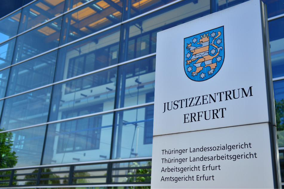 Ein Rechtsanwalt aus Thüringen musste sich vor dem Amtsgericht Erfurt verantworten. Vorwurf: Er soll versucht haben, Drogen für einen seiner Mandanten zu schmuggeln. (Archivbild)