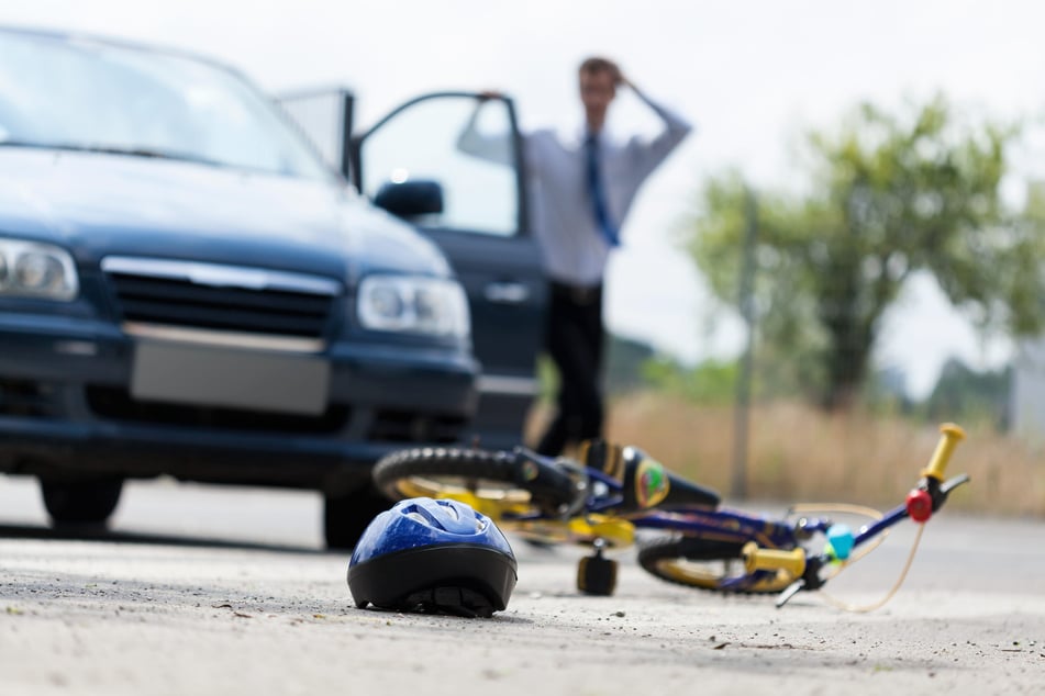 Leipzig: Autofahrer rast Jungen (4) um und haut einfach ab