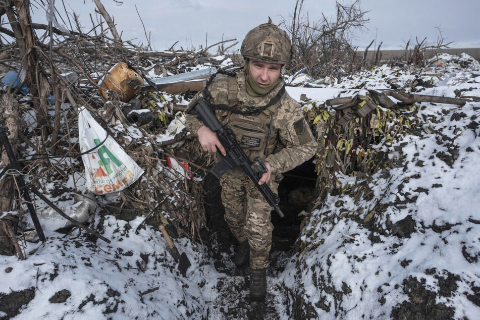 Ukrainische Soldaten haben russische Truppen mit mehreren Raketenschlägen geschwächt.