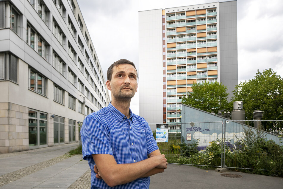 Stadtbezirksbeirat Lutz Hoffmann (37) am künftigen "Grünen Bogen".
