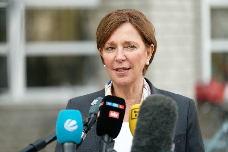 Yvonne Gebauer (55, FDP) kritisierte das "Schulplatz-Geschachere" in der Domstadt enorm.